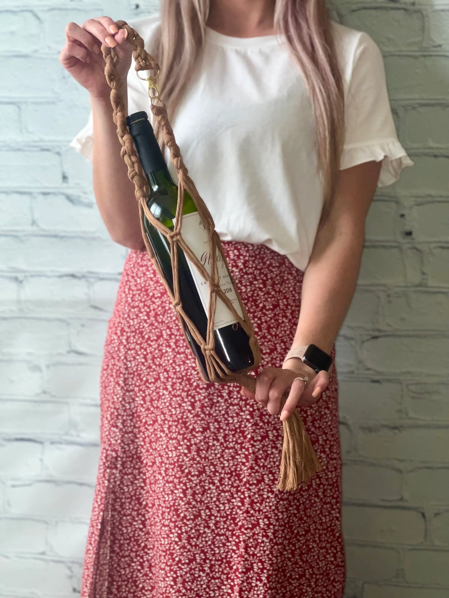 Macrame Bottle Holder with Clip