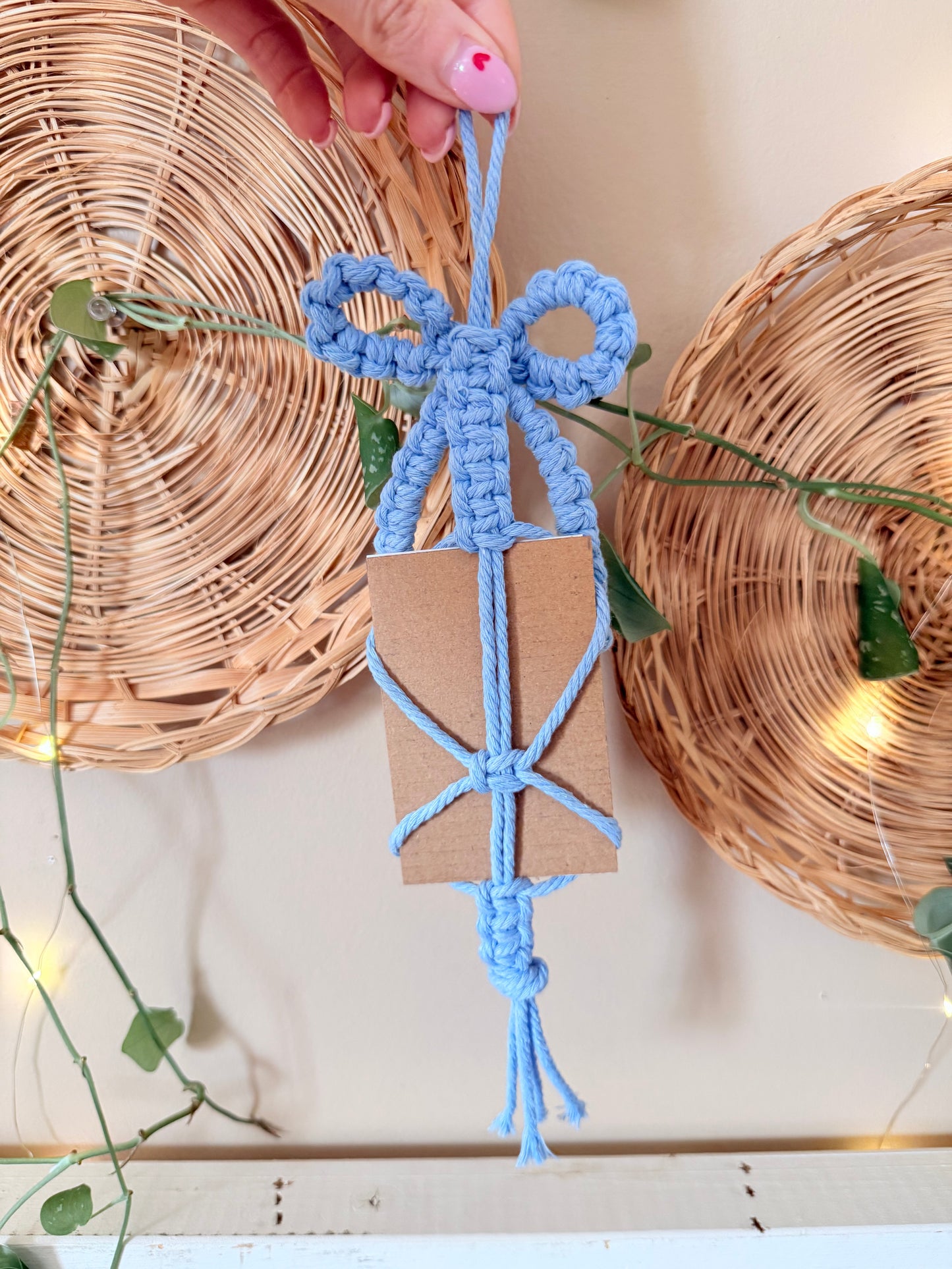 Macrame Picture Hanger